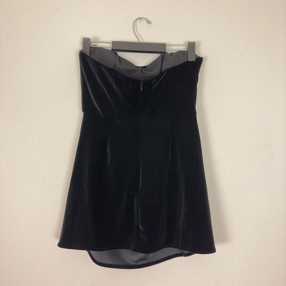 The Bar Dion Strapless Velvet Mini Dress in Black Size 8 - Picture 3 of 6
